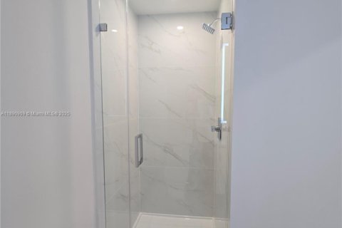 Condominio en alquiler en Miami, Florida, 1 dormitorio, 114.73 m2 № 1943598 - foto 25