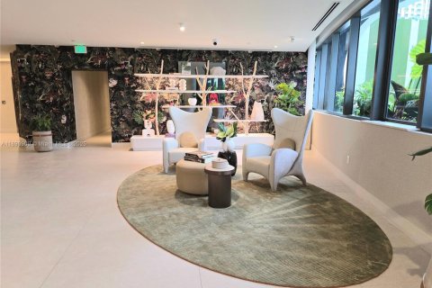 Condominio en alquiler en Miami, Florida, 1 dormitorio, 114.73 m2 № 1943598 - foto 8