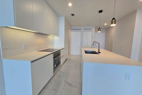 Condominio en alquiler en Miami, Florida, 1 dormitorio, 114.73 m2 № 1943598 - foto 16