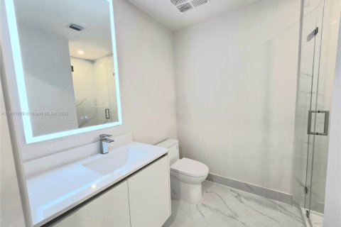 Condominio en alquiler en Miami, Florida, 1 dormitorio, 114.73 m2 № 1943598 - foto 24