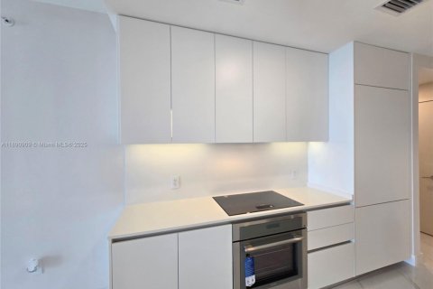 Condominio en alquiler en Miami, Florida, 1 dormitorio, 114.73 m2 № 1943598 - foto 18