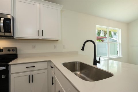 House in Palm Coast, Florida 3 bedrooms, 127.09 sq.m. № 2133497 - photo 9