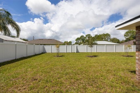 House in Palm Coast, Florida 3 bedrooms, 127.09 sq.m. № 2133497 - photo 6