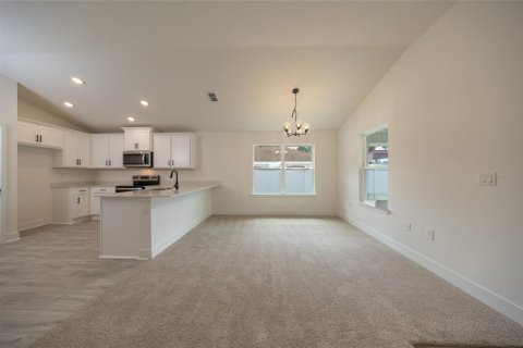 House in Palm Coast, Florida 3 bedrooms, 127.09 sq.m. № 2133497 - photo 12