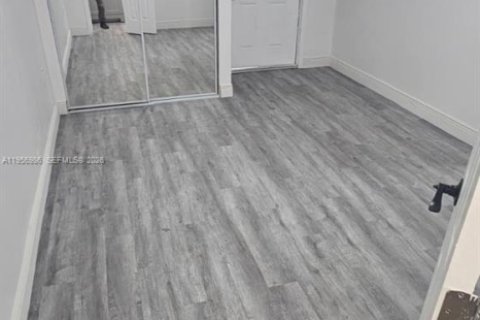 Propiedad comercial en alquiler en Miami, Florida, 1 dormitorio, 37.16 m2 № 2011185 - foto 6