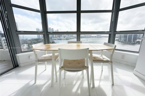 Condominio en alquiler en Aventura, Florida, 3 dormitorios, 157.38 m2 № 1982438 - foto 23