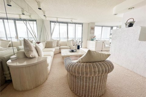 Condominio en alquiler en Aventura, Florida, 3 dormitorios, 157.38 m2 № 1982438 - foto 8