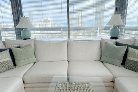 Condominio en alquiler en Aventura, Florida, 3 dormitorios, 157.38 m2 № 1982438 - foto 14