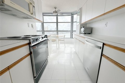 Condominio en alquiler en Aventura, Florida, 3 dormitorios, 157.38 m2 № 1982438 - foto 10