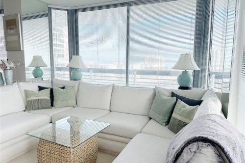 Condominio en alquiler en Aventura, Florida, 3 dormitorios, 157.38 m2 № 1982438 - foto 16
