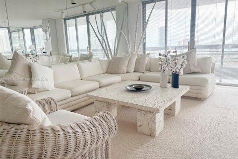 Condominio en alquiler en Aventura, Florida, 3 dormitorios, 157.38 m2 № 1982438 - foto 4