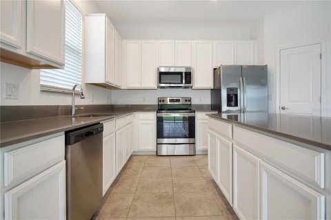 Villa ou maison à louer à Davenport, Floride: 4 chambres, 171.68 m2 № 2386654 - photo 6