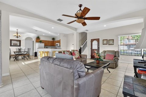 House in Clermont, Florida 4 bedrooms, 192.49 sq.m. № 2101366 - photo 7