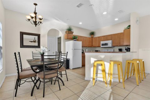 House in Clermont, Florida 4 bedrooms, 192.49 sq.m. № 2101366 - photo 9