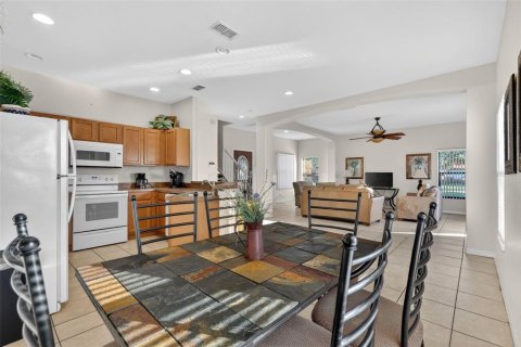 House in Clermont, Florida 4 bedrooms, 192.49 sq.m. № 2101366 - photo 10