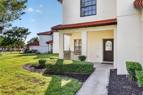 House in Clermont, Florida 4 bedrooms, 192.49 sq.m. № 2101366 - photo 3