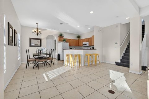 House in Clermont, Florida 4 bedrooms, 192.49 sq.m. № 2101366 - photo 6