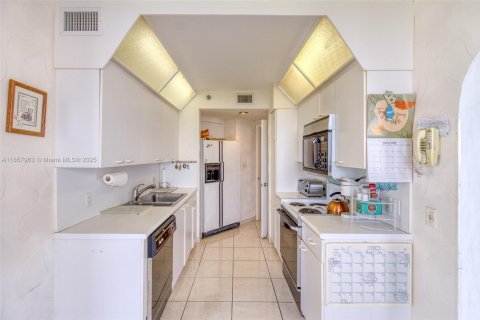 Copropriété à vendre à Aventura, Floride: 2 chambres, 117.99 m2 № 1888997 - photo 15