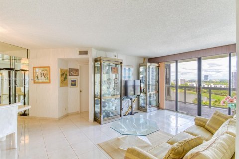 Copropriété à vendre à Aventura, Floride: 2 chambres, 117.99 m2 № 1888997 - photo 9