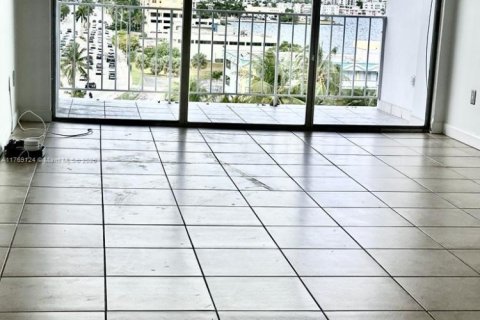 Copropriété à louer à North Bay Village, Floride: 1 chambre, 87.33 m2 № 1920885 - photo 3