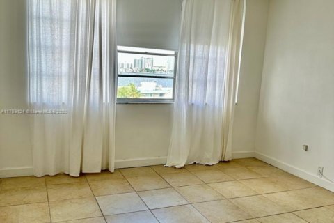 Copropriété à louer à North Bay Village, Floride: 1 chambre, 87.33 m2 № 1920885 - photo 8