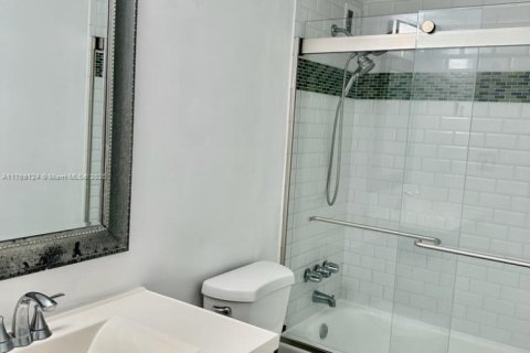 Copropriété à louer à North Bay Village, Floride: 1 chambre, 87.33 m2 № 1920885 - photo 11