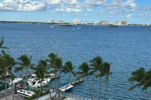 Copropriété à louer à North Bay Village, Floride: 1 chambre, 87.33 m2 № 1920885 - photo 2