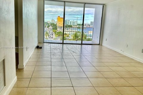 Copropriété à louer à North Bay Village, Floride: 1 chambre, 87.33 m2 № 1920885 - photo 4