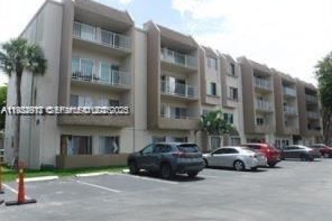 Copropriété à louer à Miami, Floride: 1 chambre, 66.43 m2 № 1987323 - photo 3