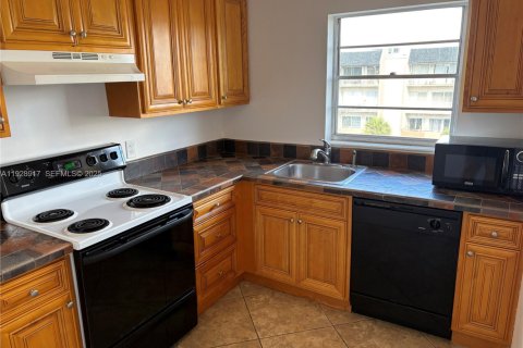 Copropriété à louer à Miami, Floride: 1 chambre, 66.43 m2 № 1987323 - photo 6