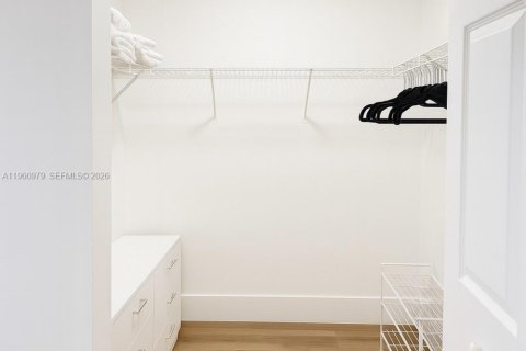 Condo in Sunny Isles Beach, Florida, 2 bedrooms  № 2028405 - photo 15