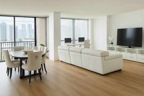 Condo à Sunny Isles Beach, Floride, 2 chambres  № 2028405