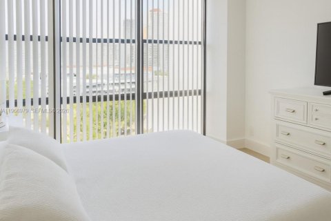 Condo in Sunny Isles Beach, Florida, 2 bedrooms  № 2028405 - photo 12