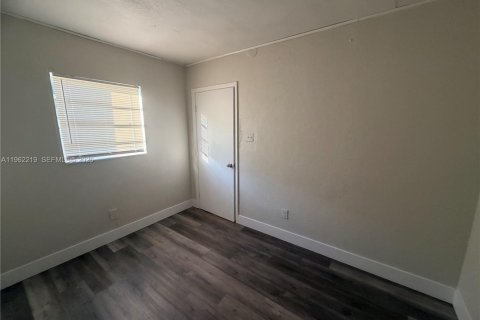 Villa ou maison à louer à Fort Lauderdale, Floride: 3 chambres, 116.31 m2 № 2023879 - photo 6