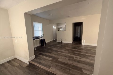 Villa ou maison à louer à Fort Lauderdale, Floride: 3 chambres, 116.31 m2 № 2023879 - photo 10