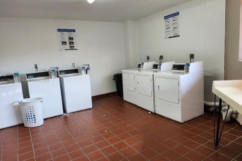 Copropriété à louer à Miami, Floride: 2 chambres, 89.65 m2 № 1731787 - photo 13
