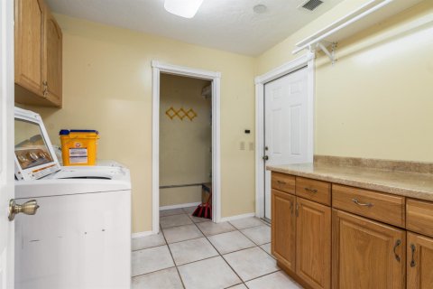 House in West Palm Beach, Florida 3 bedrooms, 165.92 sq.m. № 2187586 - photo 17