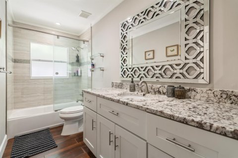 House in West Palm Beach, Florida 3 bedrooms, 165.92 sq.m. № 2187586 - photo 12