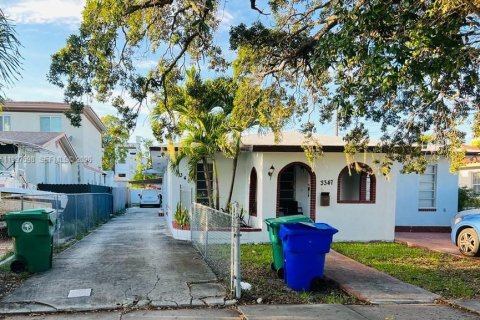 Casa en Miami, Florida 3 dormitorios, 130.06 m2 № 2059511