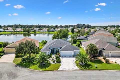 Casa en The Villages, Florida 3 dormitorios, 183.57 m2 № 2387397