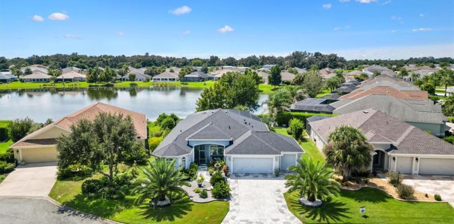 Casa en The Villages, Florida 3 dormitorios, 183.57 m2 № 2387397