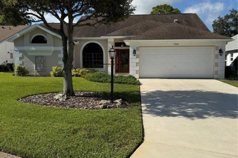 House in Spring Hill, Florida 2 bedrooms, 187.66 sq.m. № 1832884 - photo 1