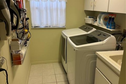 House in Spring Hill, Florida 2 bedrooms, 187.66 sq.m. № 1832884 - photo 22