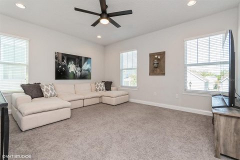 House in Winter Garden, Florida 5 bedrooms, 286.51 sq.m. № 1724152 - photo 29