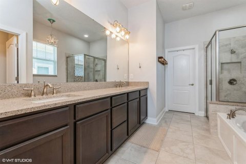 House in Winter Garden, Florida 5 bedrooms, 286.51 sq.m. № 1724152 - photo 26