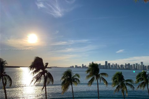 Condo in Fisher Island, Florida, 4 bedrooms  № 1863300 - photo 3