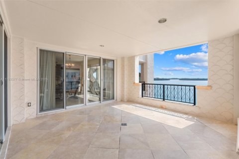 Condo in Fisher Island, Florida, 4 bedrooms  № 1863300 - photo 30