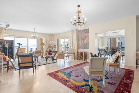 Condo in Fisher Island, Florida, 4 bedrooms  № 1863300 - photo 19