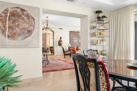 Condo in Fisher Island, Florida, 4 bedrooms  № 1863300 - photo 21