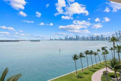 Condo in Fisher Island, Florida, 4 bedrooms  № 1863300 - photo 1